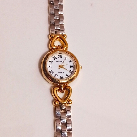 Beautiful! ARMITRON ⚜️ Women's Watch Gold & Silver Reversible Bracelet Band ⚜️ - Picture 3 of 11